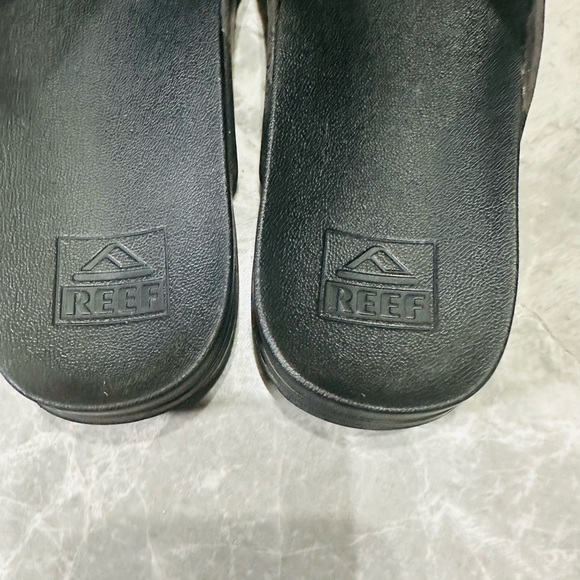 Reef Women's Beach Classic Leather Flip Flop Sandals Black, Measures SZ 8.5-9 - Picture 4 of 6